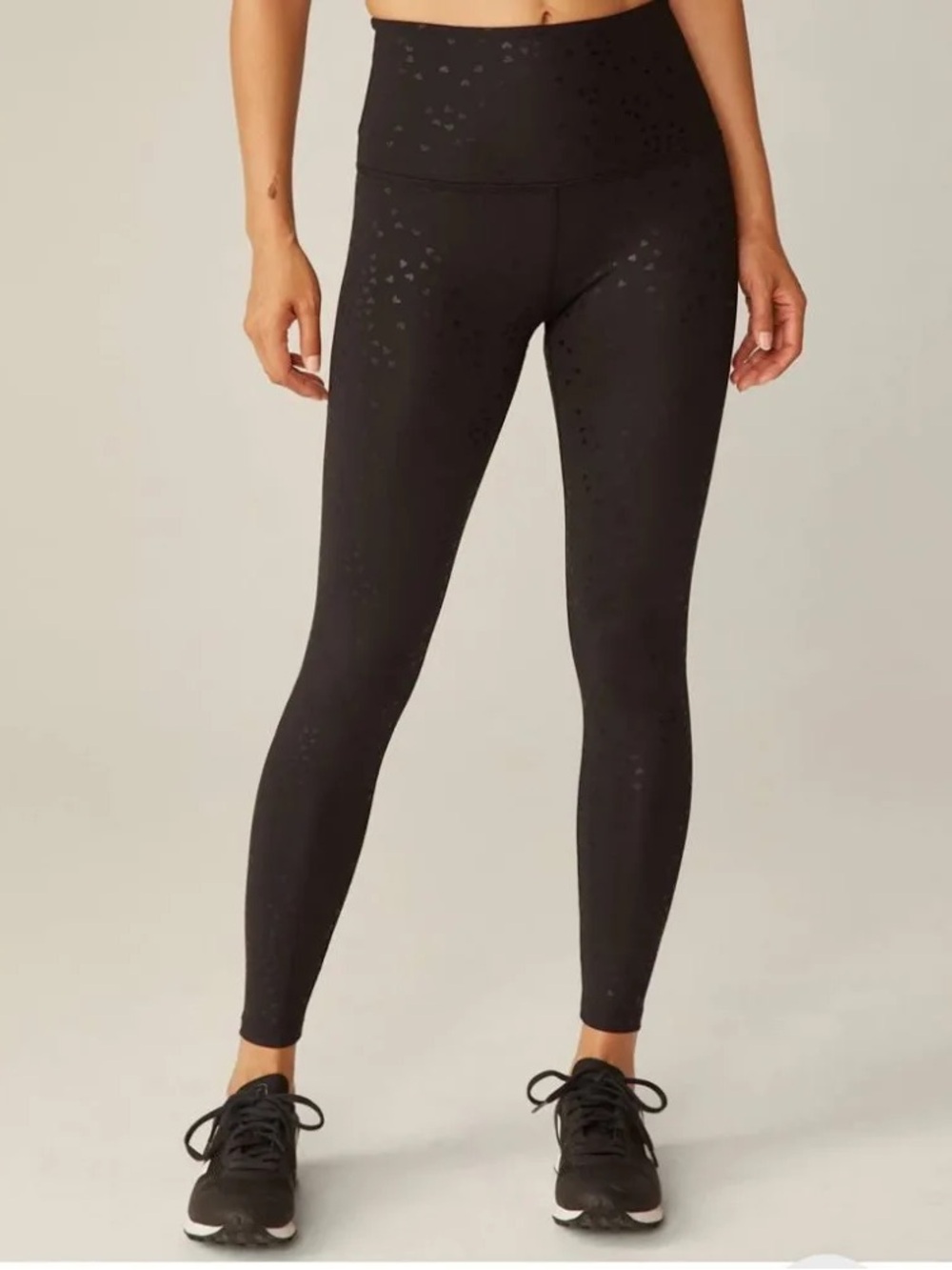 Beyond Yoga Women’s S High Waisted Midi Legging in Black Sprinkled Hearts